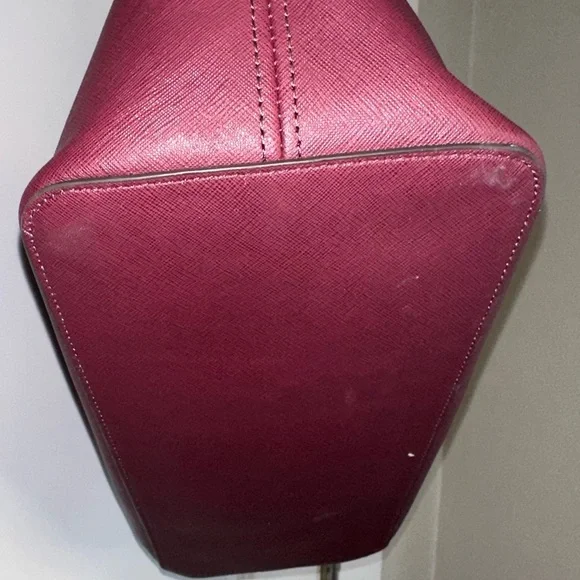 Michael Kors Jet Set Leather Computer Tote - Picture 10 of 12